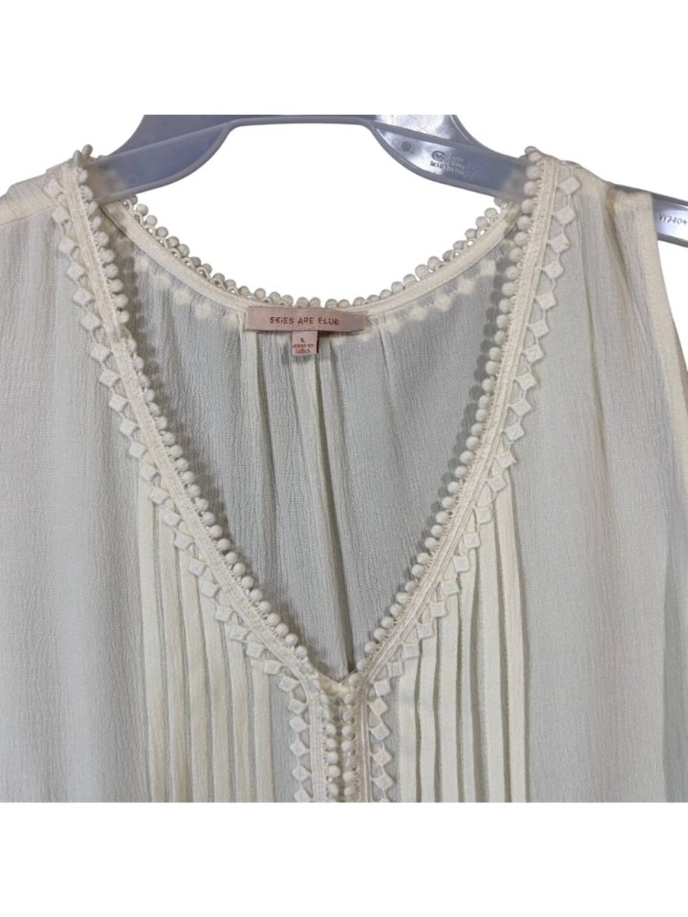 Skies Are Blue Womens Size L Sleeveless Pintuck Lace Trim Ivory Blouse Top EUC - Picture 2 of 11